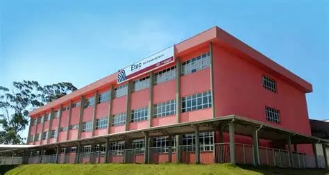 Fachada da Etec Rio Grande da Serra